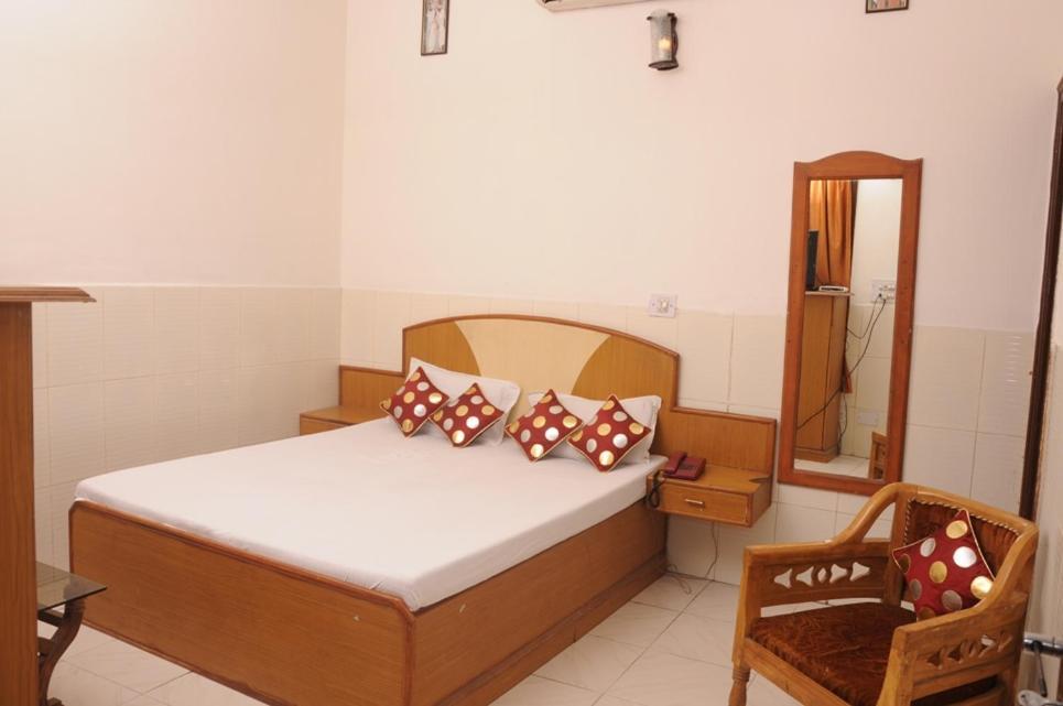 Hotel Surya Palace Chandīgarh Zewnętrze zdjęcie